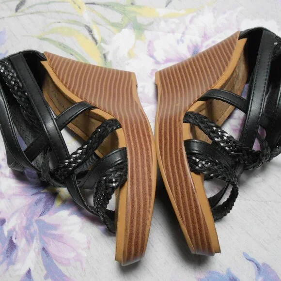 Women's "Atrevida" black, strappy, wedge sandals, size 8M. - Picture 2 of 5